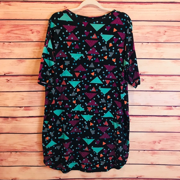 EUC LuLaRoe Black Graphic Printed Irma Tunic - Picture 3 of 5